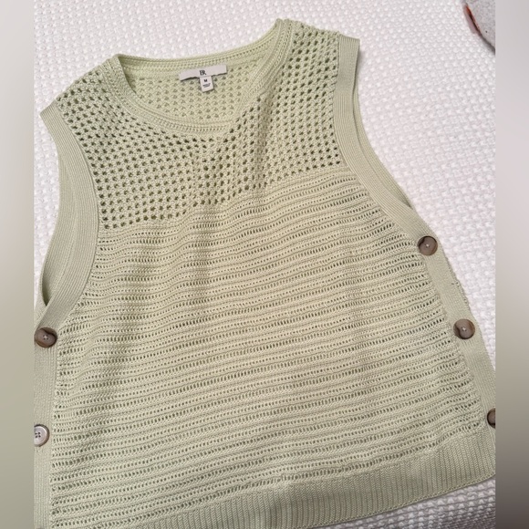 Banana republic top - Picture 1 of 3